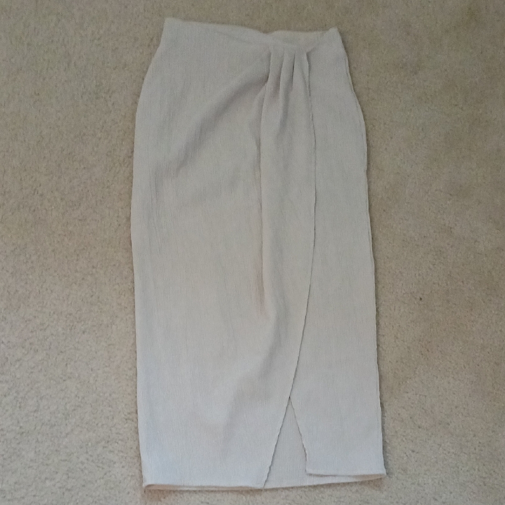 H&M Cream Pencil Skirt